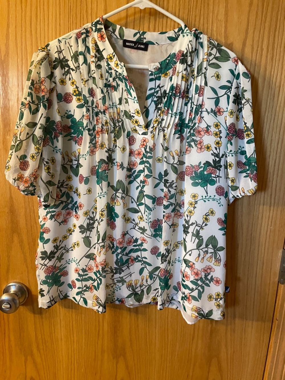 Nautica White Floral Pintuck Blouse